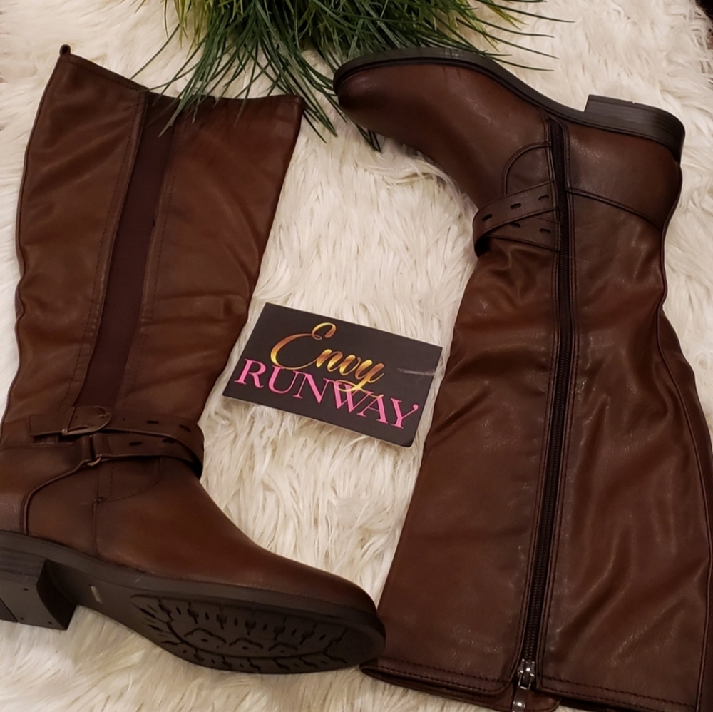 Dark brown boots